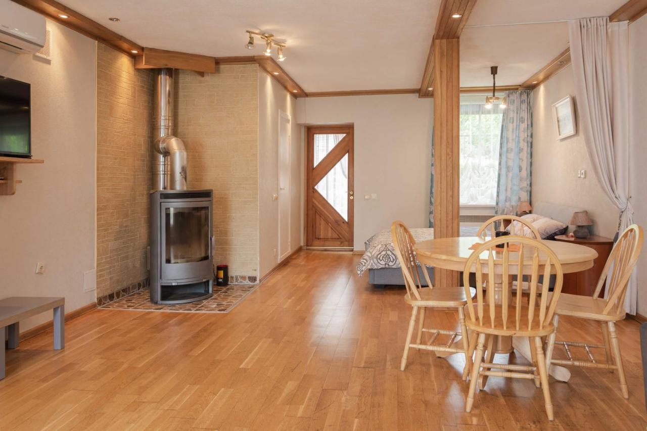 Cozy One Room Apartment With Yard Юодкранте Экстерьер фото