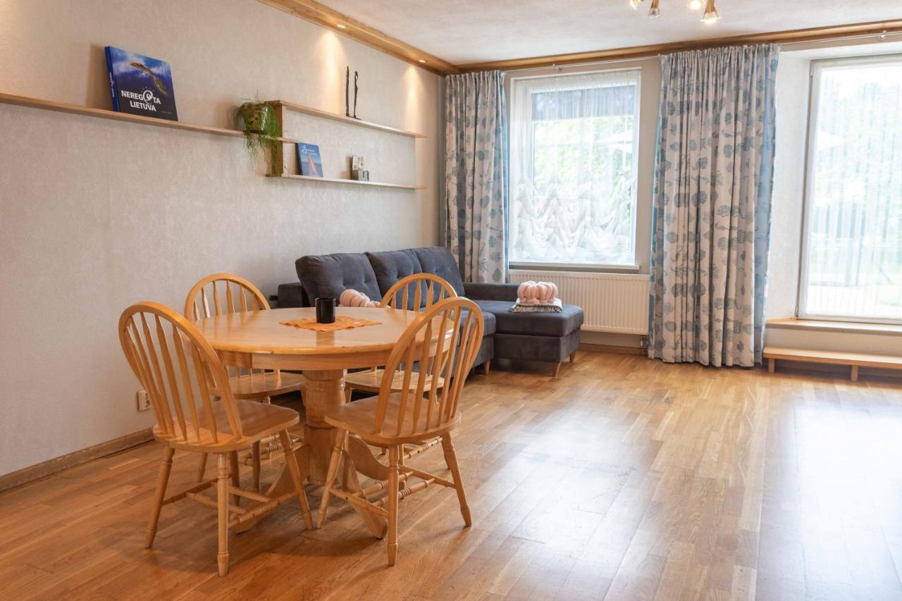 Cozy One Room Apartment With Yard Юодкранте Экстерьер фото